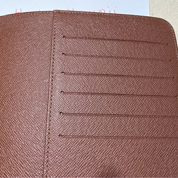 Louis Vuitton Desk Agenda Cover - Picture 9 of 13